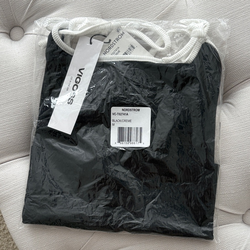 VIGOSS ribbed camisole tank black and white top - Picture 3 of 5